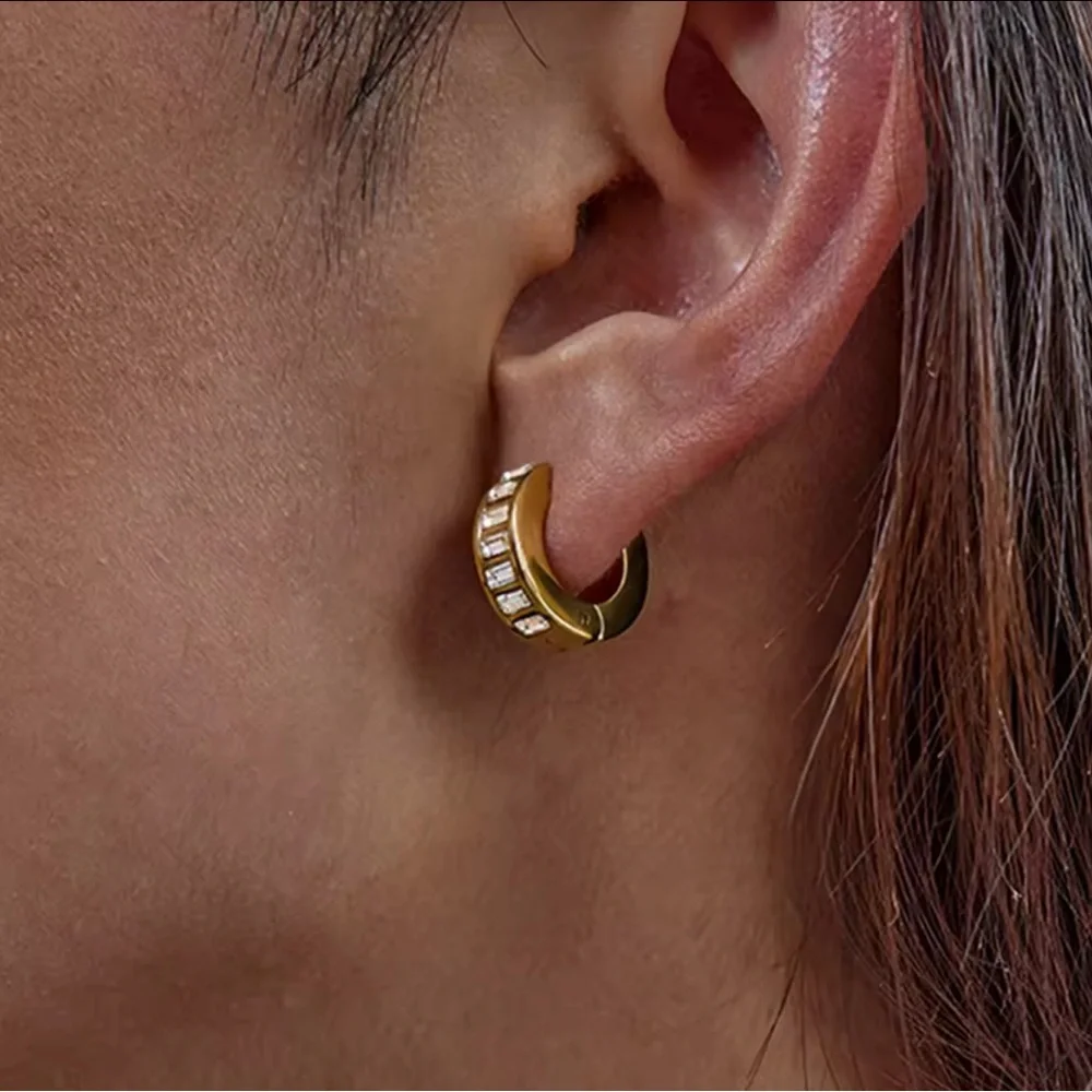 NEW 18K GOLD PLATED HUGGIE EARRINGS – BAGUETTE CUT